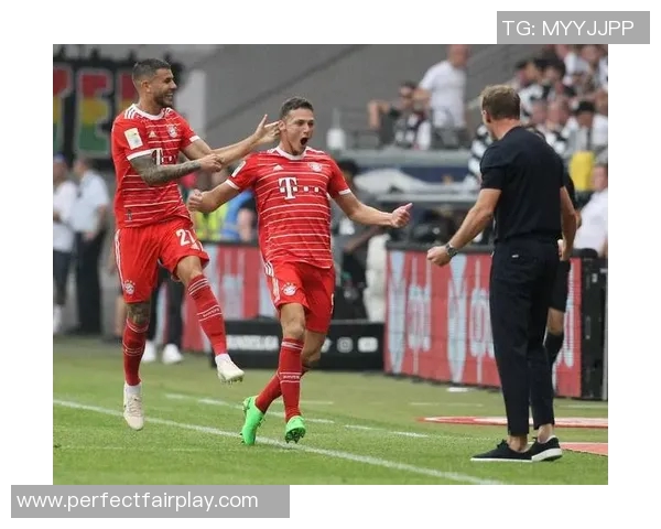 德甲激战：拜仁狂胜AC米兰五球大捷引发全场热烈反响