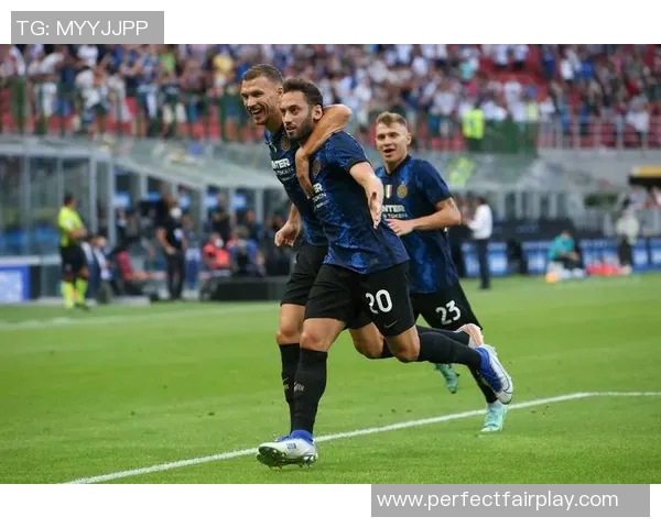 巴黎圣日耳曼友谊赛大胜国米三球横扫点燃全场激情瞬间回顾