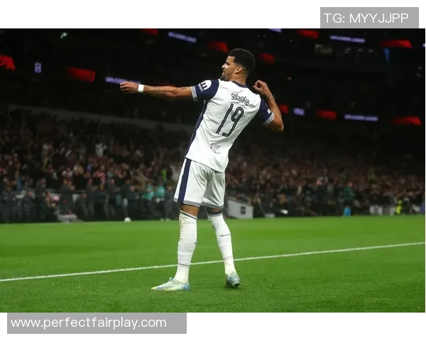 英超惊天逆转热刺战胜巴萨引发全场狂欢战术分析揭秘