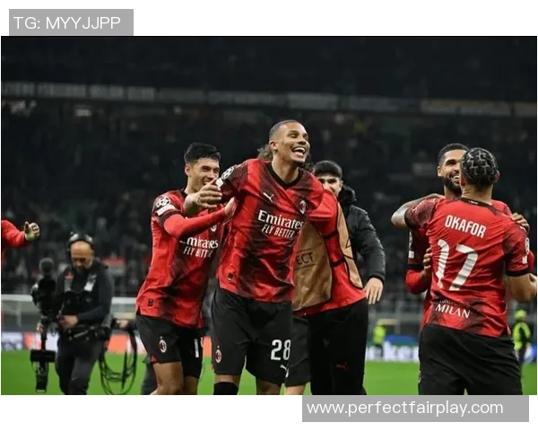 中超激战曼联与AC米兰鏖战至平局红牌事件引发全场热议