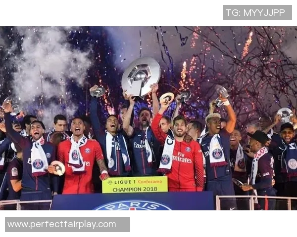 德甲激战：本菲卡逆转里昂四比三十大精彩进球回顾引爆全场